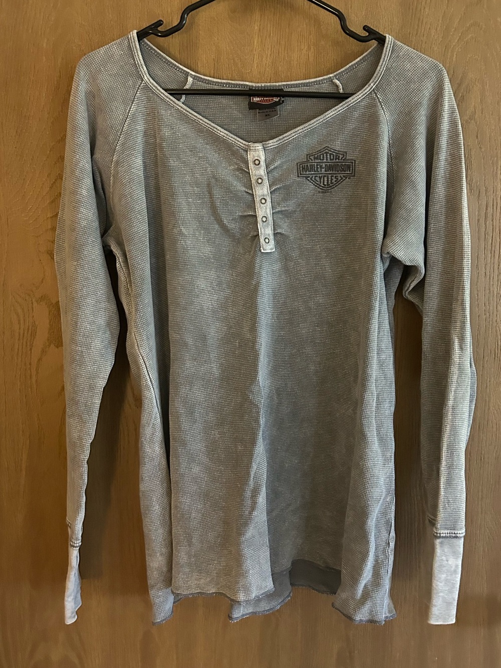 Y2K Harley-Davidson Women's Long Sleeve Henley Top in Distressed Gray